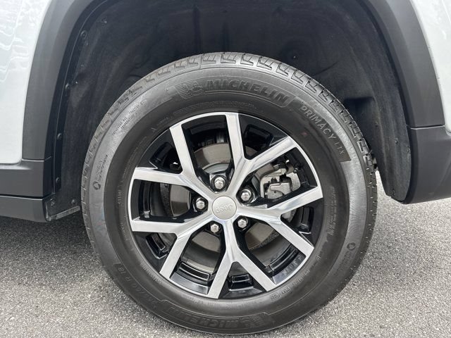 Used 2025 Jeep Grand Cherokee Limited AWD/4WD image 23