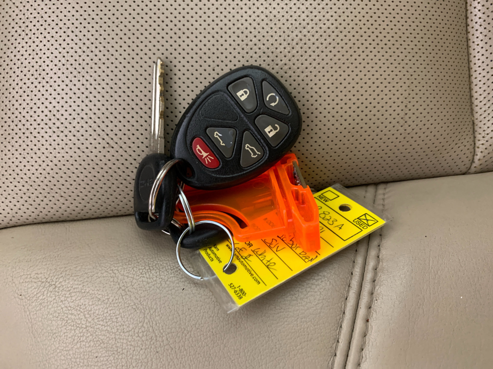 Used 2014 GMC Yukon Denali RWD image 41