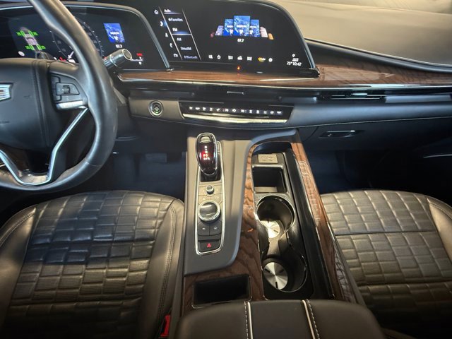 Certified 2023 Cadillac Escalade Sport Platinum w/ LPO, ONYX Package AWD/4WD image 3
