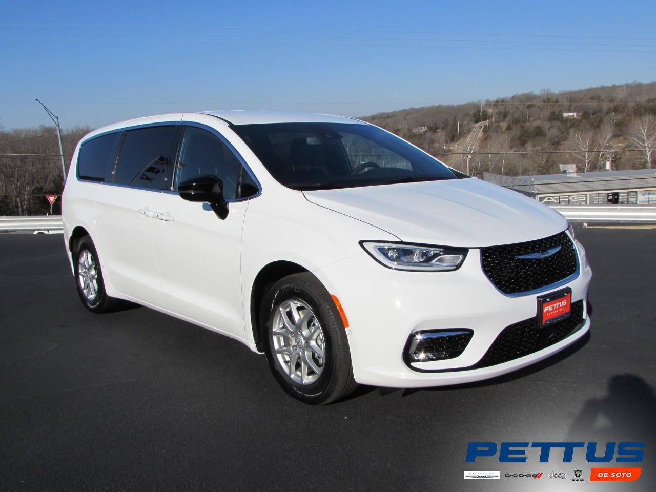 New 2026 Chrysler Pacifica Select image 1