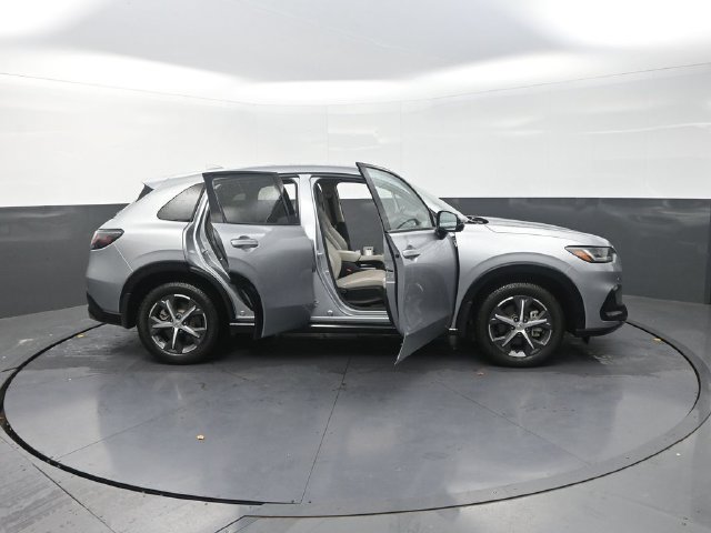 Used 2023 Honda HR-V EX-L image 35