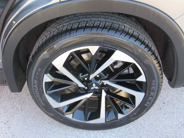 Used 2023 Mitsubishi Outlander SE FWD image 15