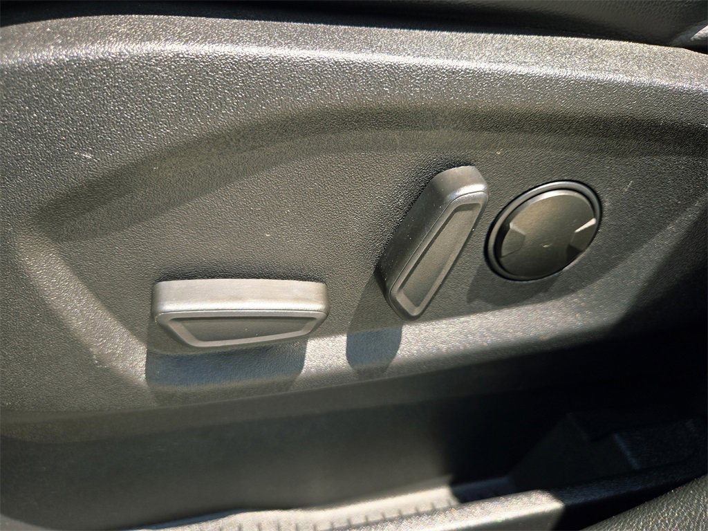 Used 2024 Ford Edge SEL image 26