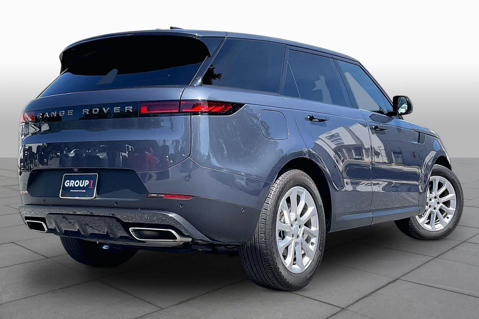 Used 2024 Land Rover Range Rover Sport SE AWD/4WD image 12