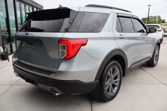 Used 2023 Ford Explorer XLT w/ Equipment Group 202A AWD/4WD image 3