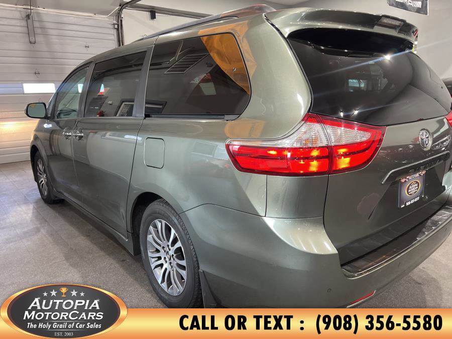 Used 2019 Toyota Sienna XLE image 55