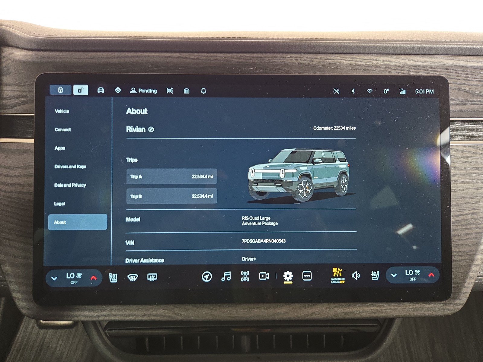 Used 2024 Rivian R1S Adventure AWD/4WD image 29