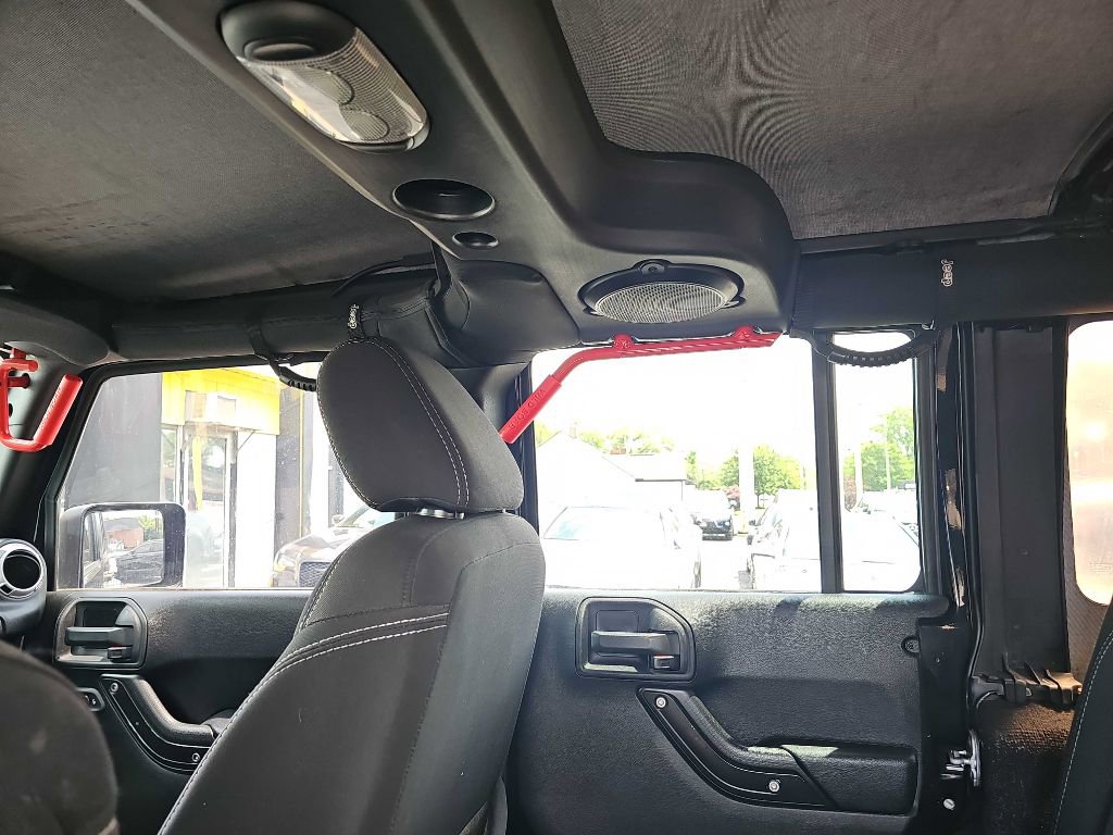 Used 2014 Jeep Wrangler Unlimited Rubicon w/ Connectivity Group image 41