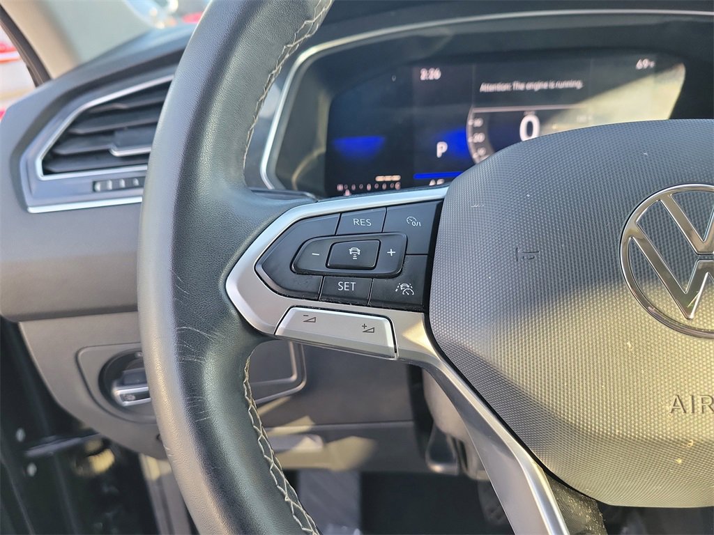 Used 2022 Volkswagen Tiguan SE image 18