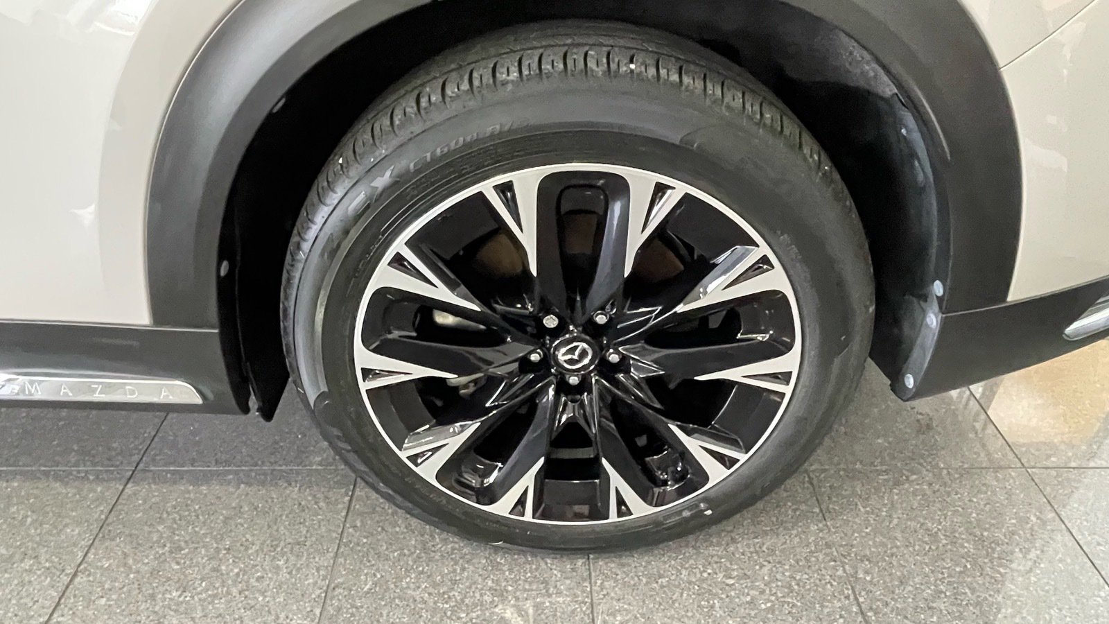 Used 2024 MAZDA CX-90 Plug-In Hybrid w/ Premium Plus AWD/4WD image 22