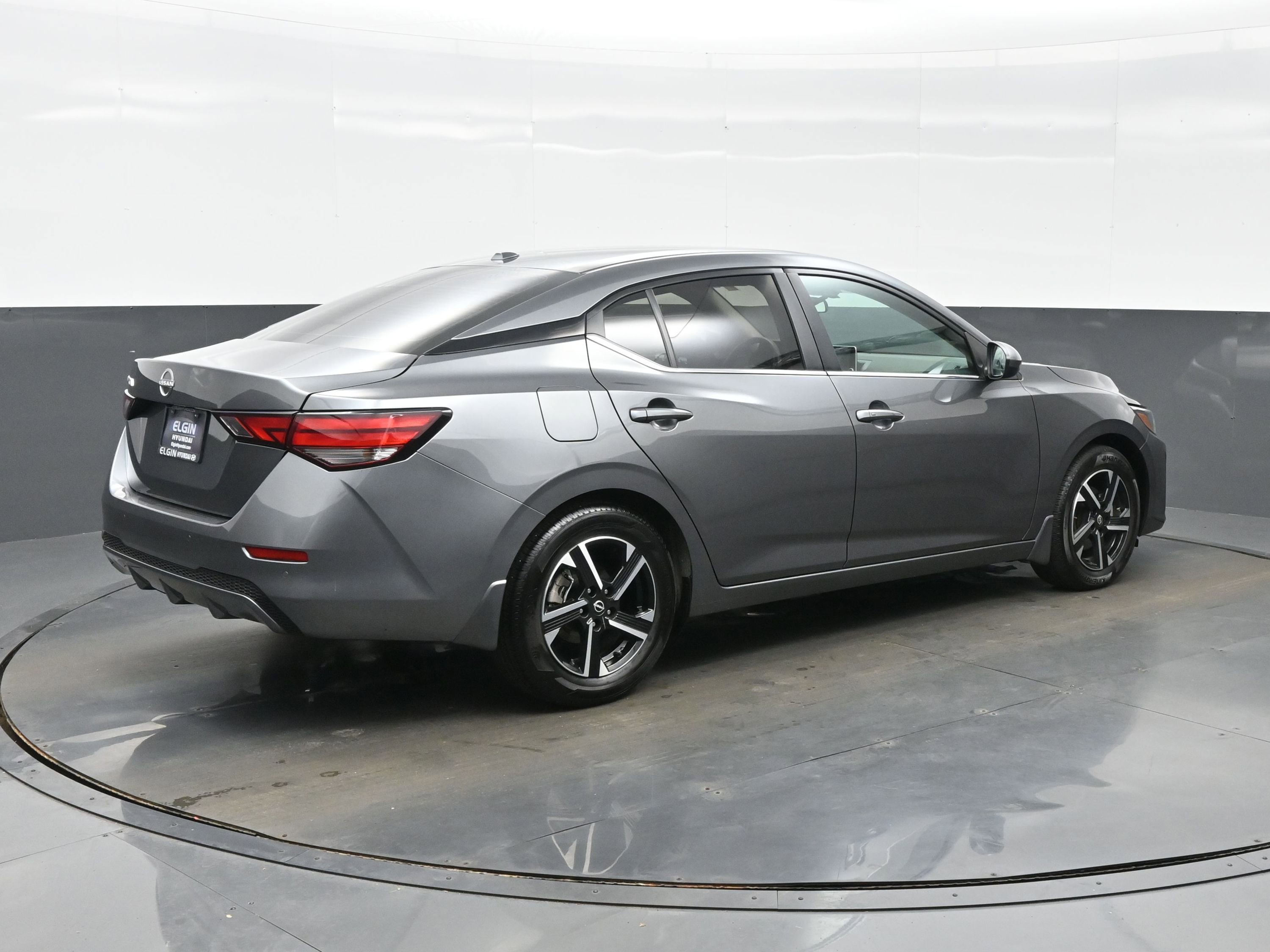 Used 2025 Nissan Sentra SV w/ All-Weather Package FWD image 6