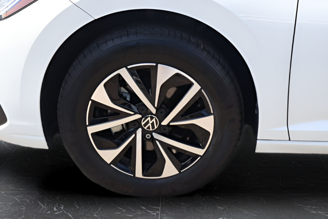 Certified 2025 Volkswagen Jetta S FWD image 9