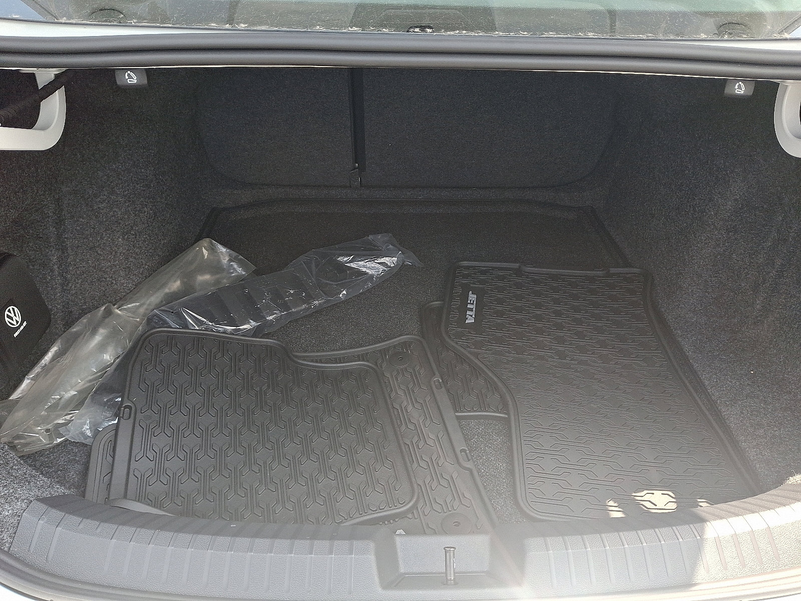 Certified 2025 Volkswagen Jetta SE image 31
