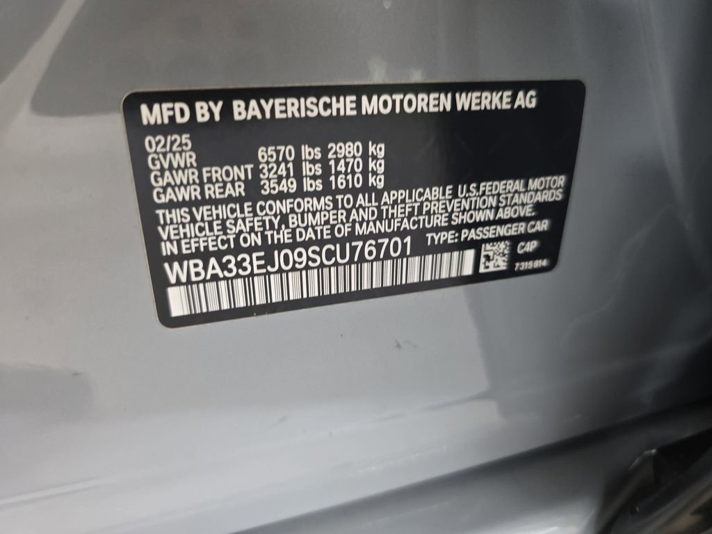 Used 2025 BMW 760i xDrive 760i xDrive w/ Premium Package image 32