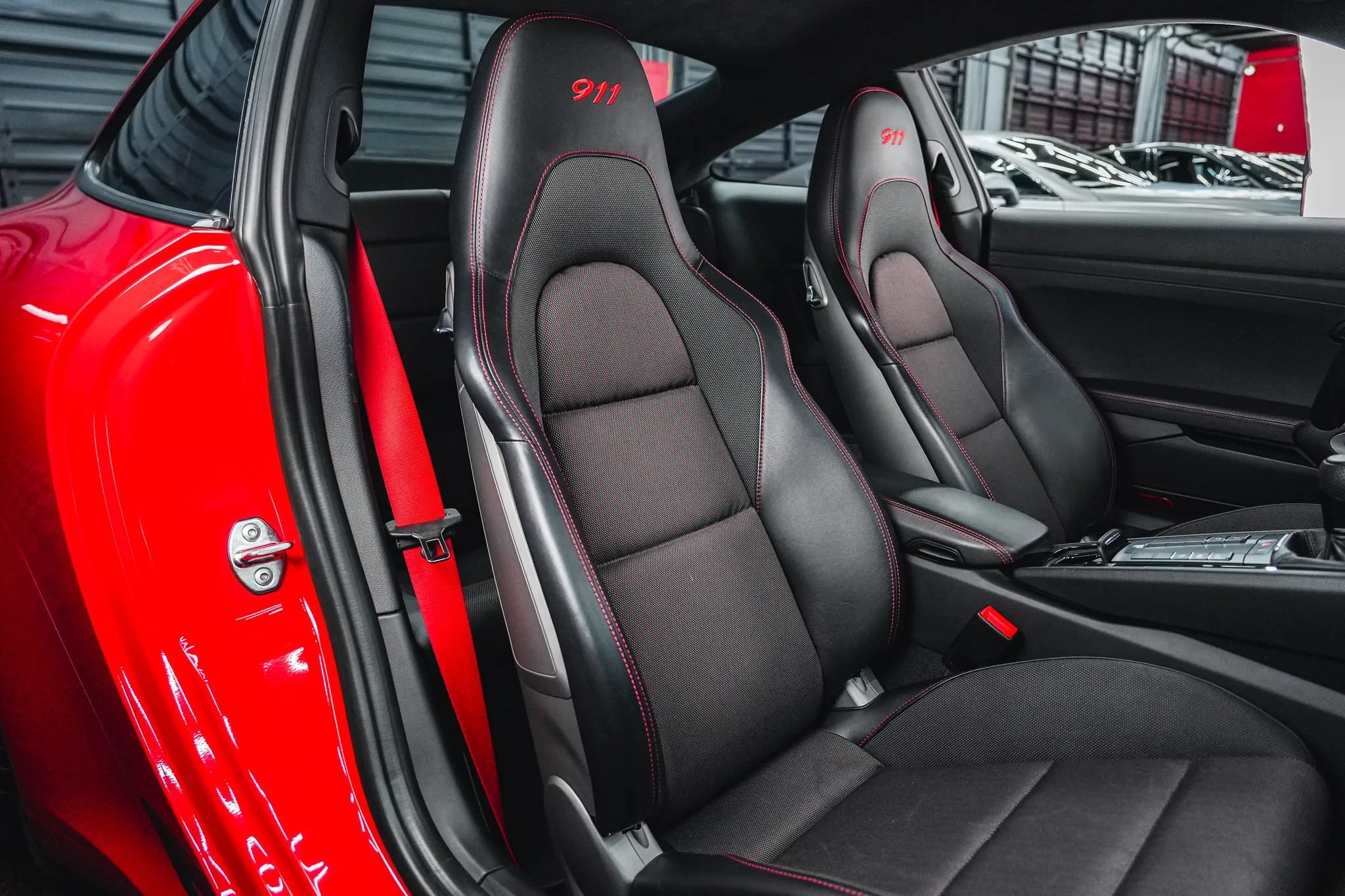 Used 2018 Porsche 911 Carrera T RWD image 46