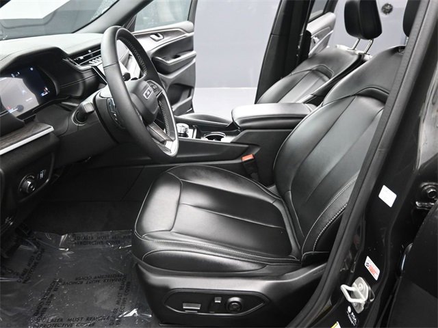 Used 2024 Jeep Grand Cherokee L Limited w/ Black Appearance Package image 6