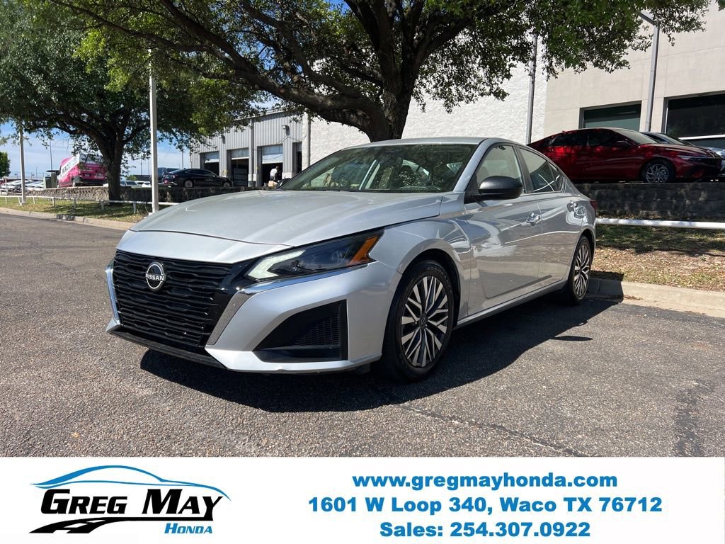 Used 2024 Nissan Altima 2.5 SV image 3
