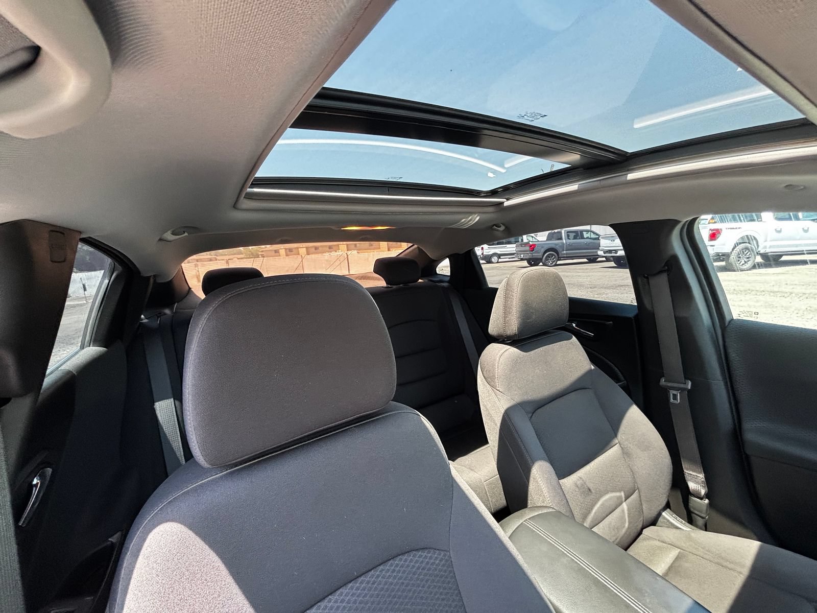 Used 2022 Chevrolet Malibu LT FWD image 17