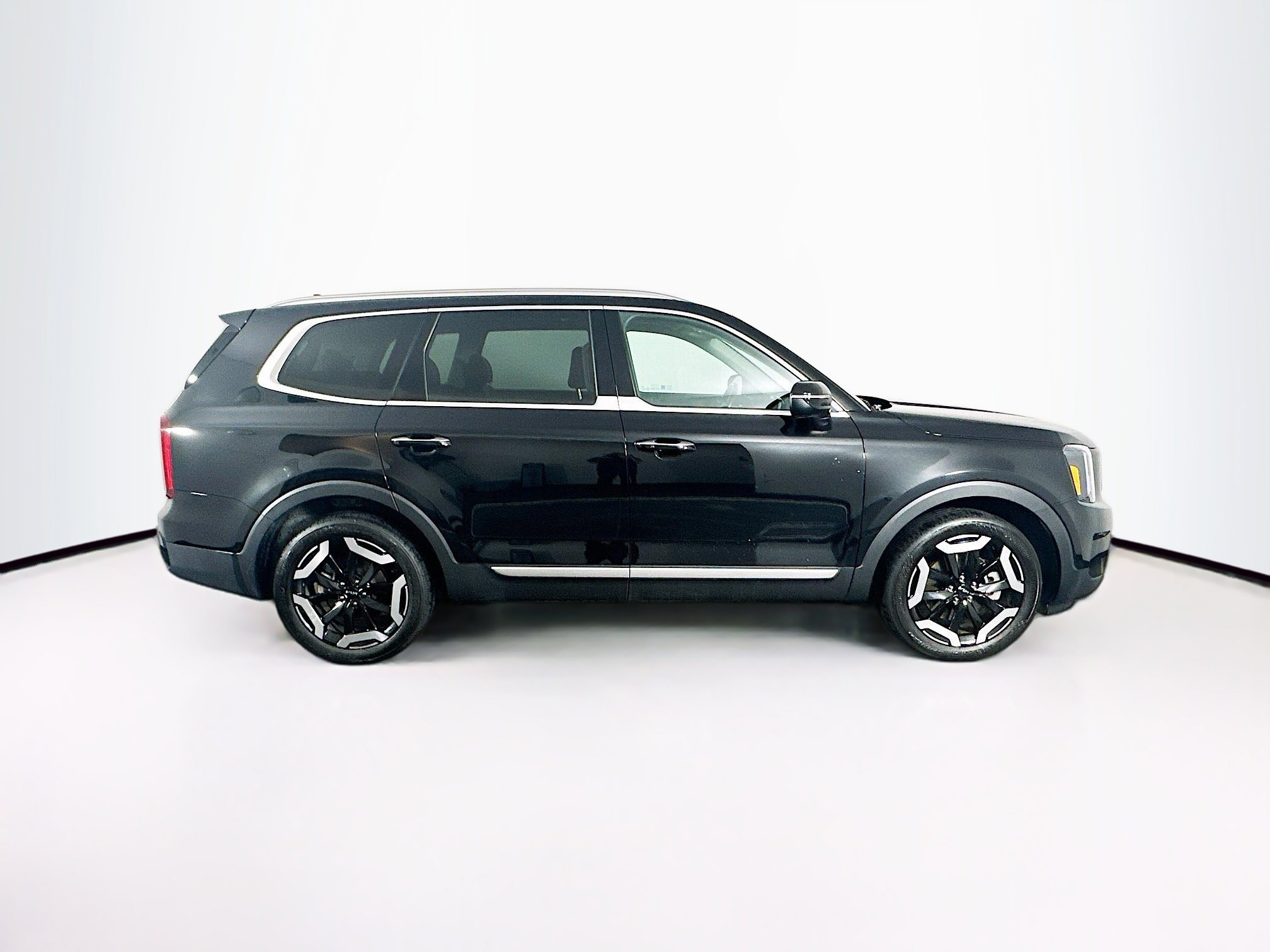 Used 2025 Kia Telluride S image 10