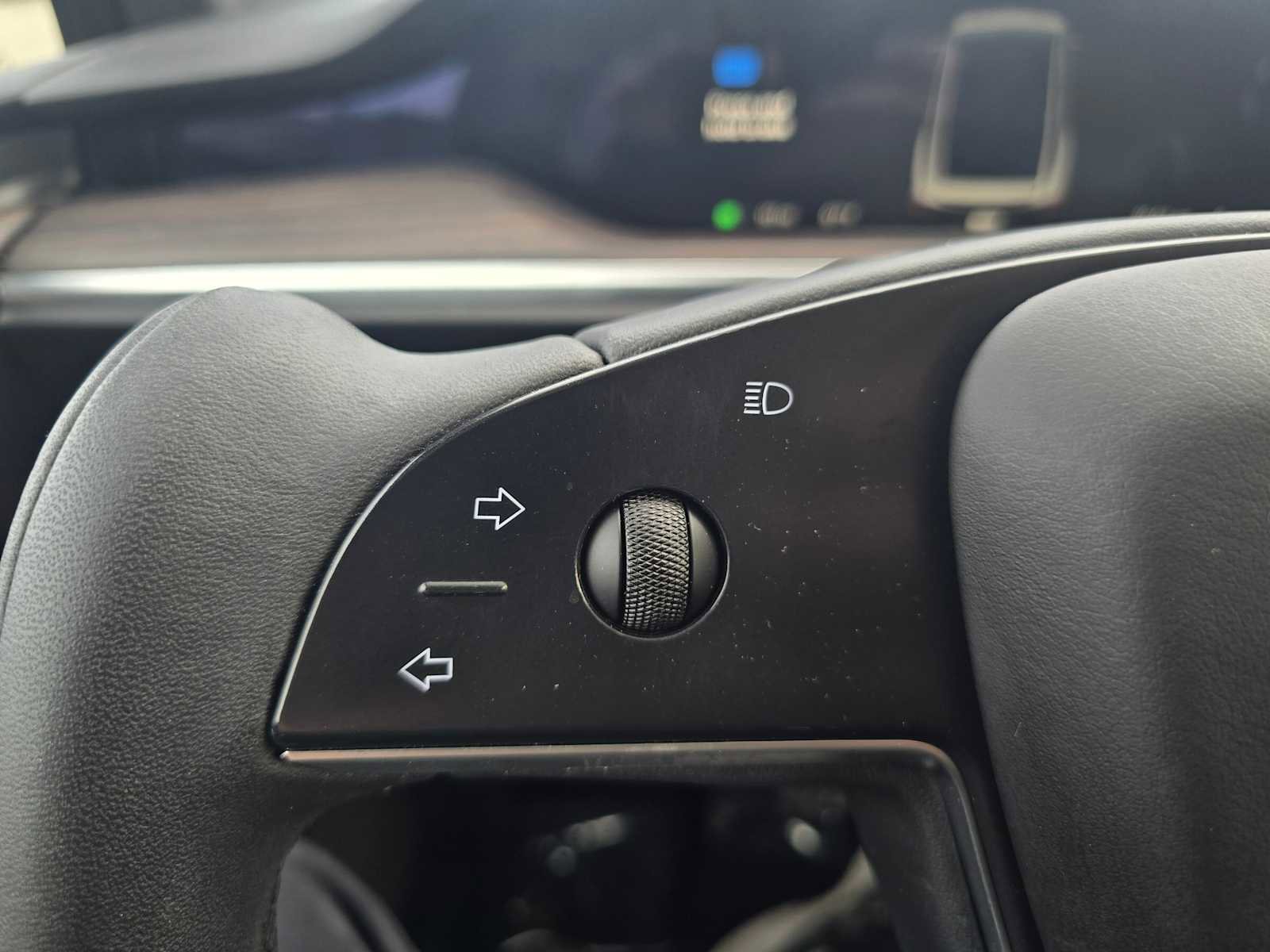 Used 2022 Tesla Model X image 31