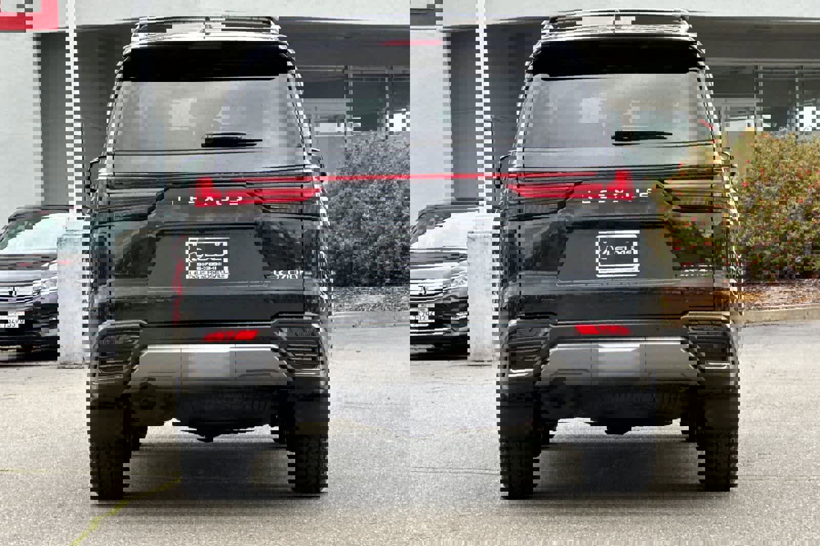 New 2025 Lexus LX 700h Overtrail image 8