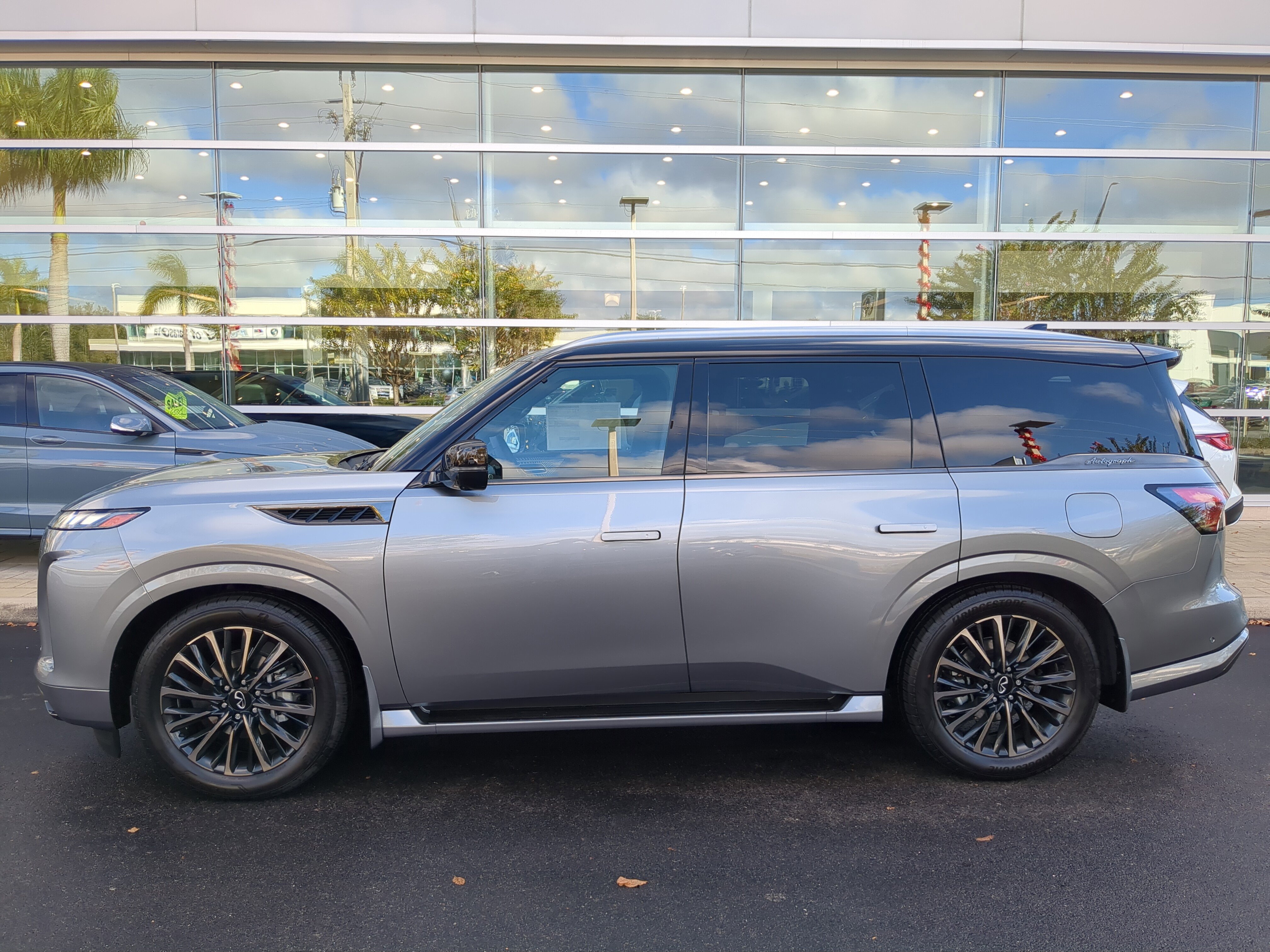 New 2026 INFINITI QX80 Autograph w/ Premium Cargo Package image 7