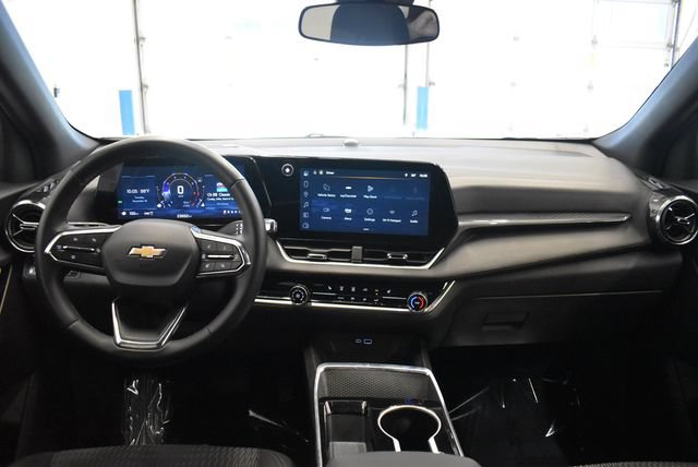 Used 2025 Chevrolet Equinox LT AWD/4WD image 5