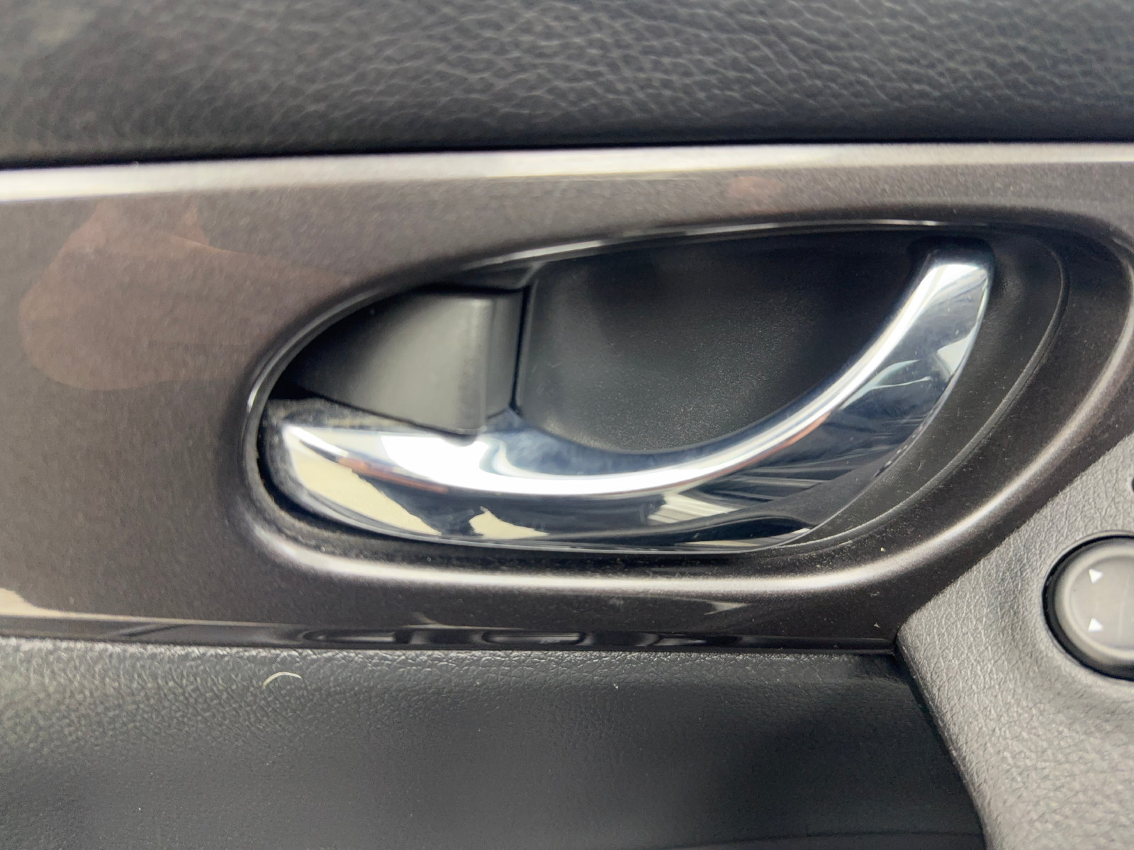 Used 2019 Nissan Rogue S w/ Special Edition Package FWD image 31