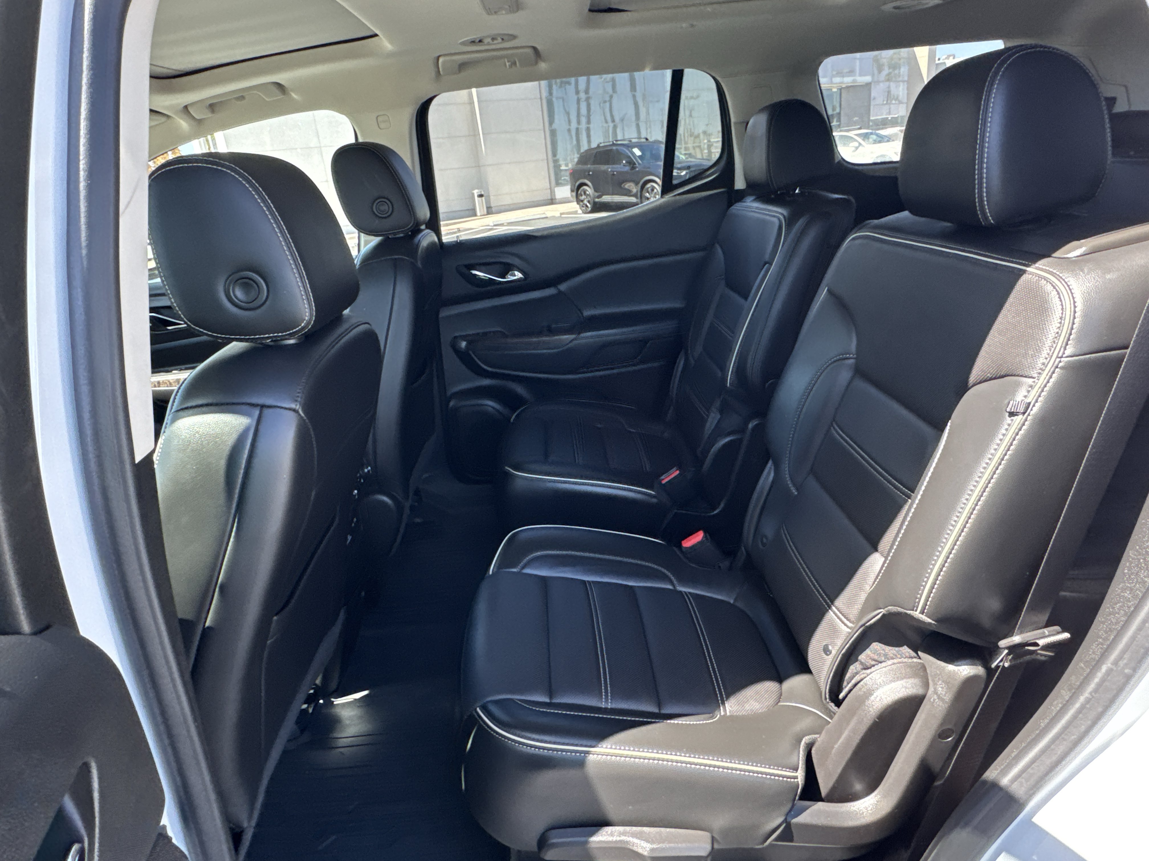 Used 2022 GMC Acadia Denali w/ Denali Ultimate Package FWD image 26
