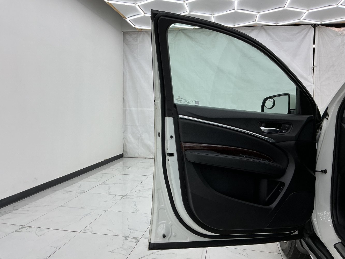 Used 2019 Acura MDX FWD image 18