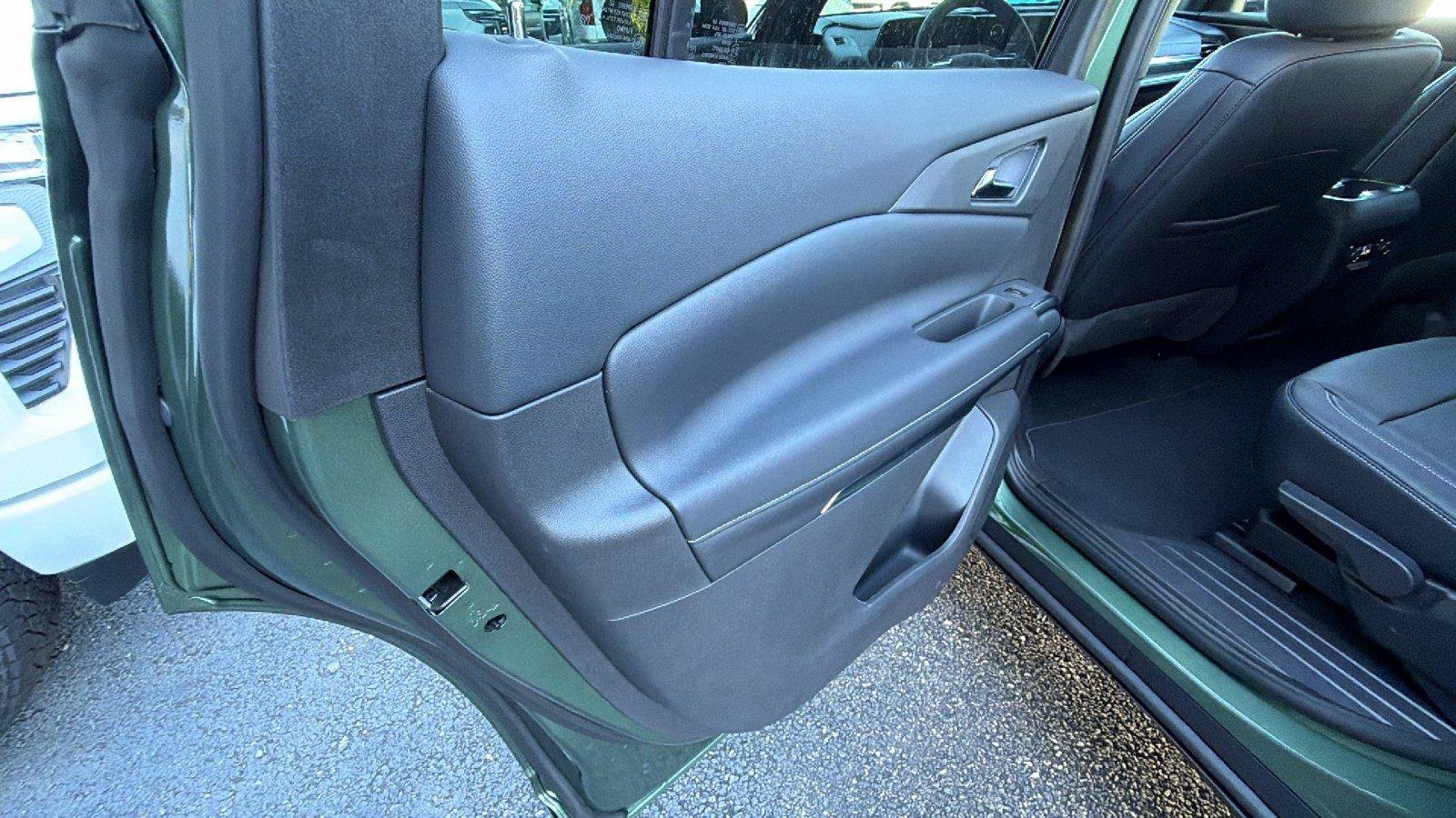 New 2027 Chevrolet Traverse LT w/ Driver Confidence Package FWD image 19