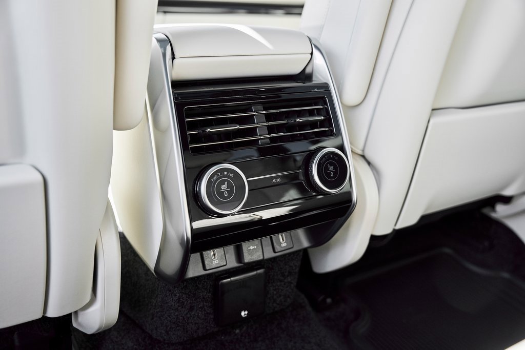 Used 2026 Land Rover Range Rover Long Wheelbase SE image 53