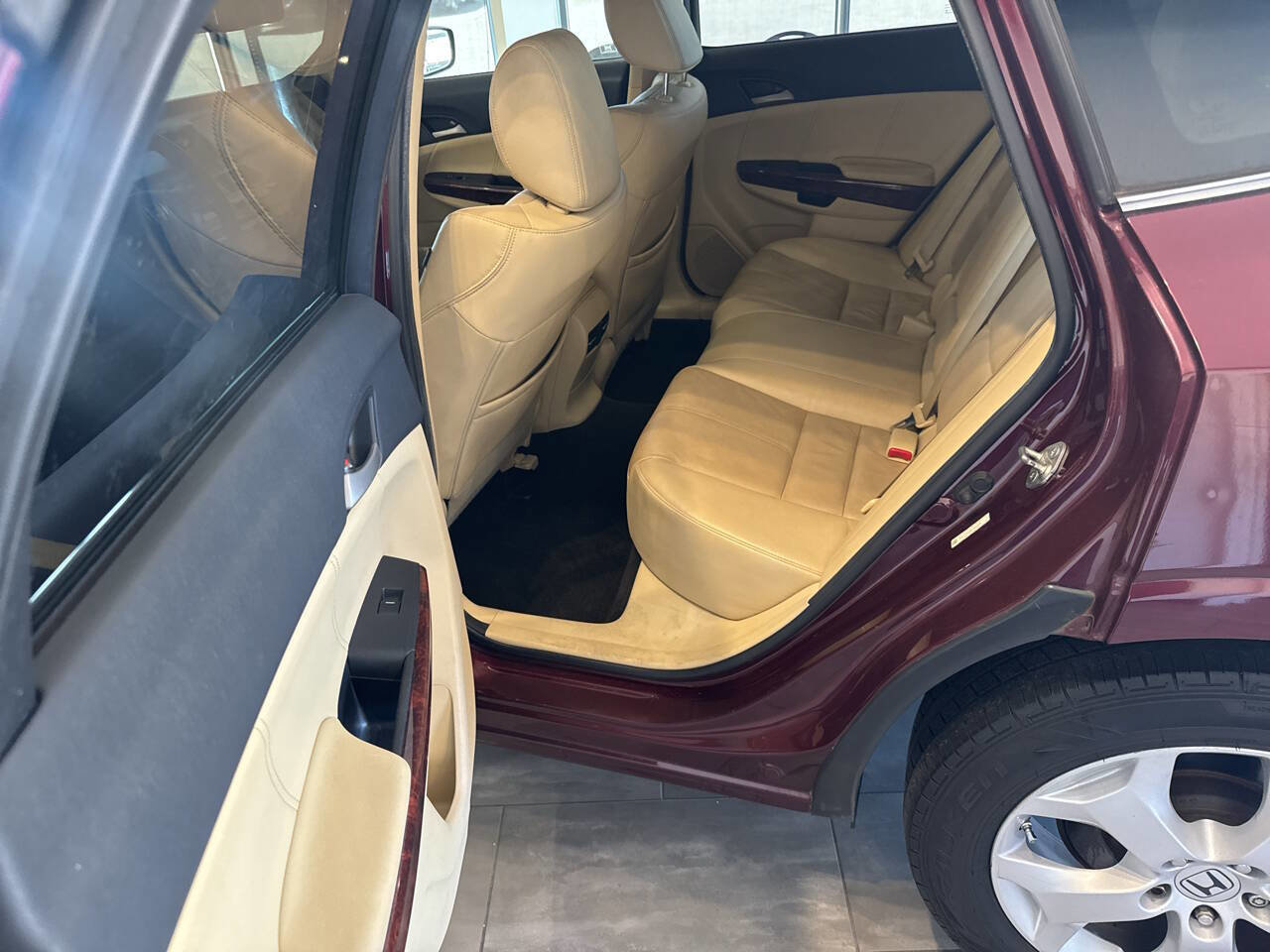 Used 2012 Honda Crosstour EX-L image 27