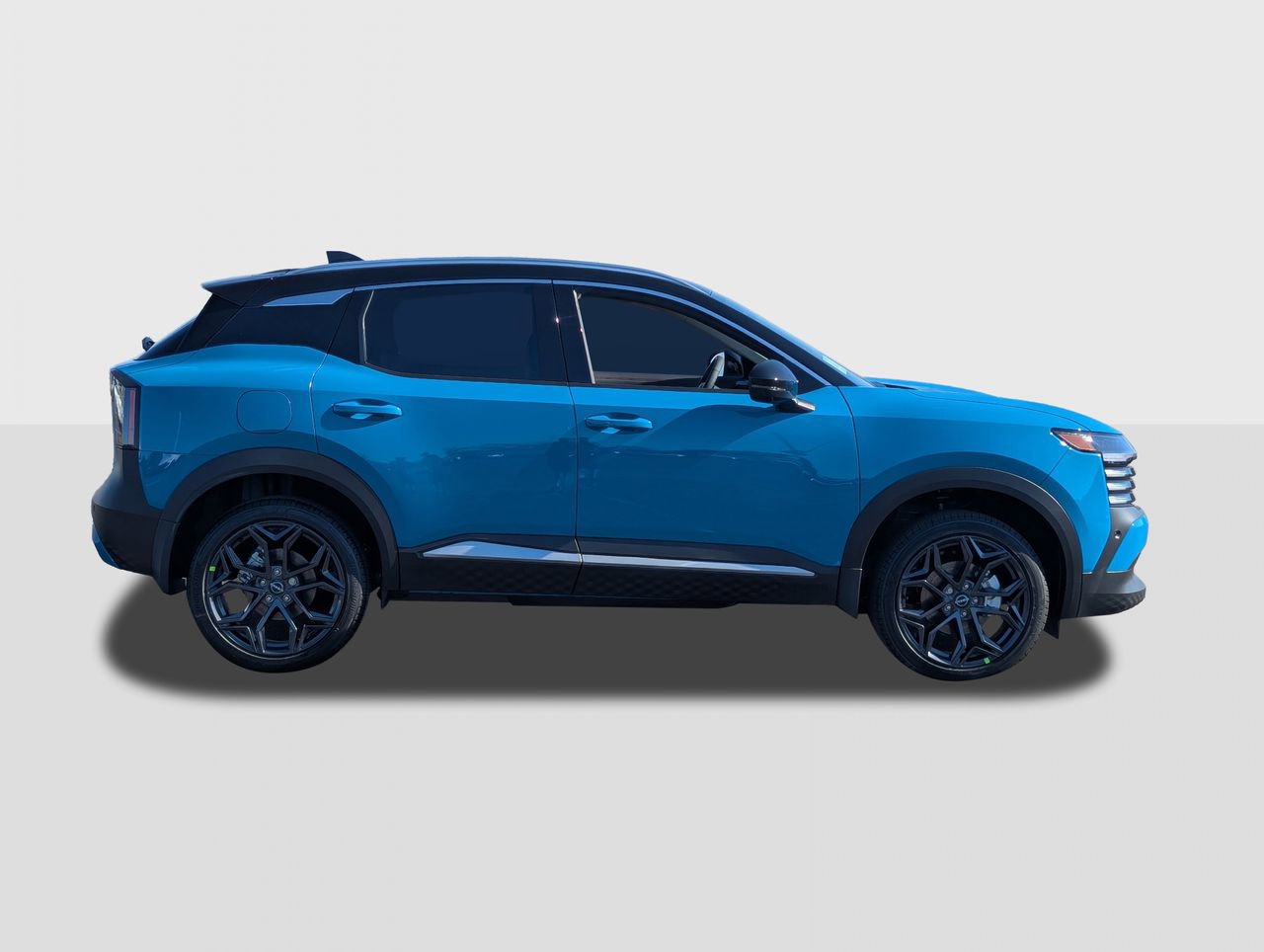New 2026 Nissan Kicks SR w/ SR Premium Package FWD image 6