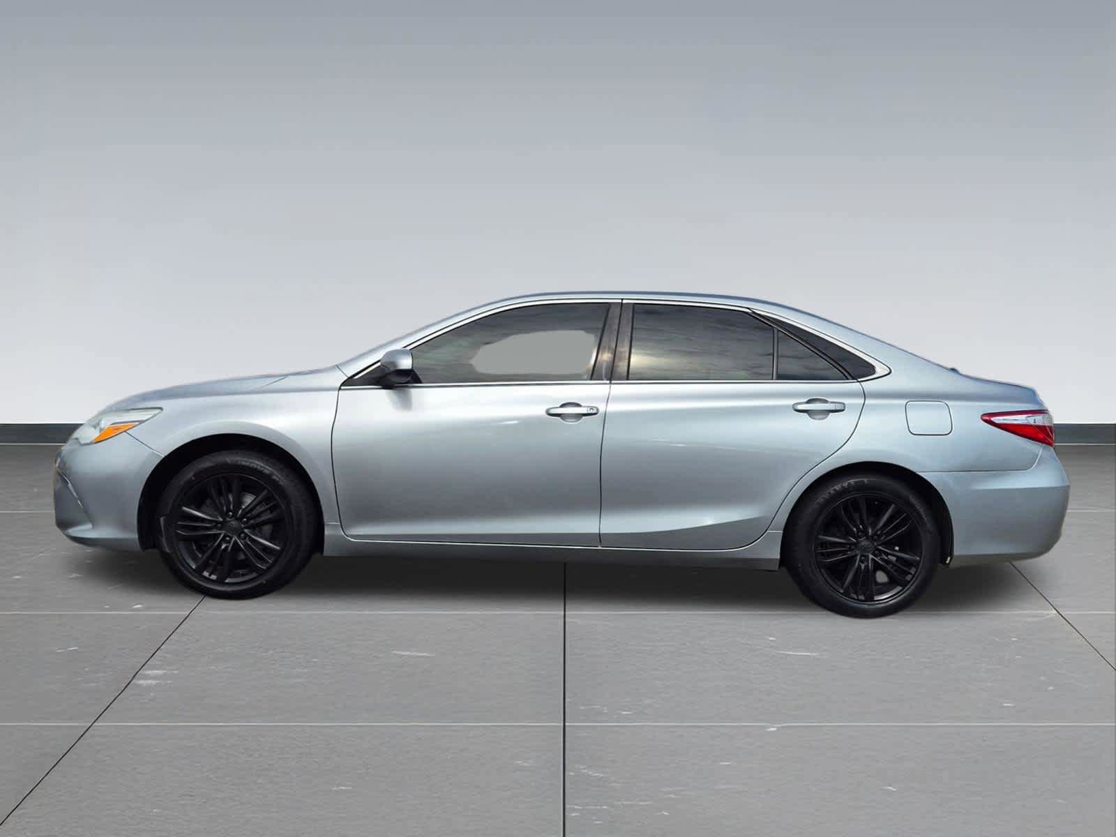 Used 2017 Toyota Camry LE FWD image 5