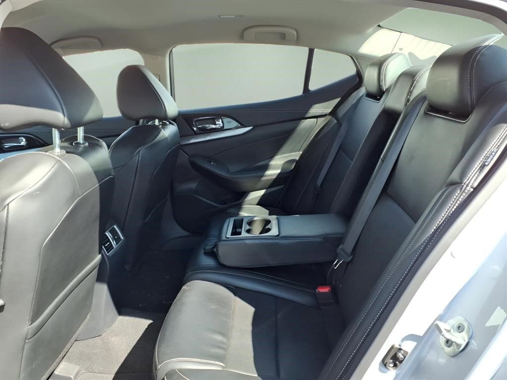 Used 2023 Nissan Maxima SV w/ Floor Mat Group image 5