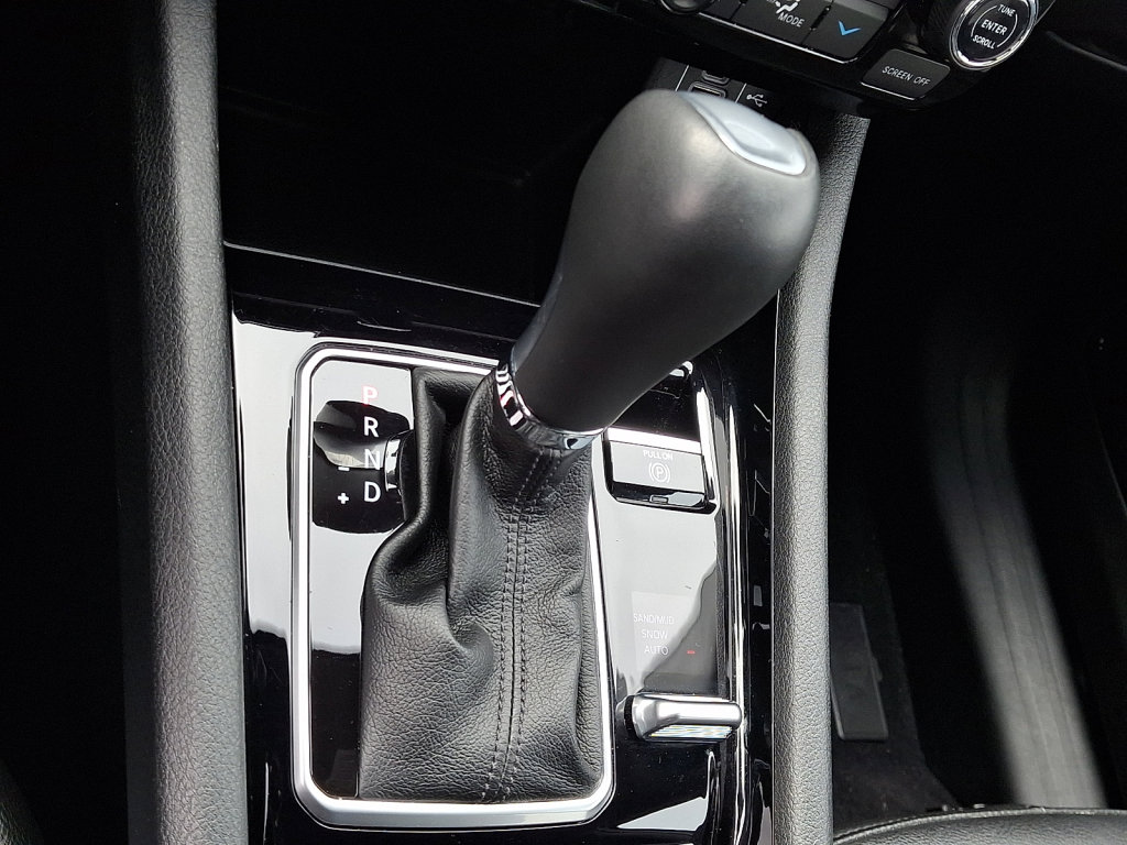 Used 2024 Jeep Compass Limited image 27