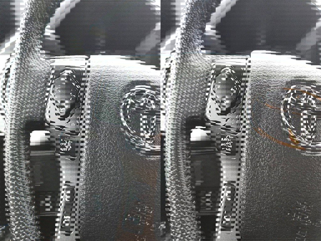 Used 2021 Toyota Tacoma TRD Off-Road w/ Technology Package image 17