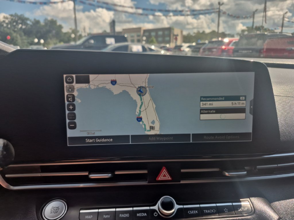 Used 2022 Hyundai Elantra Limited FWD image 24