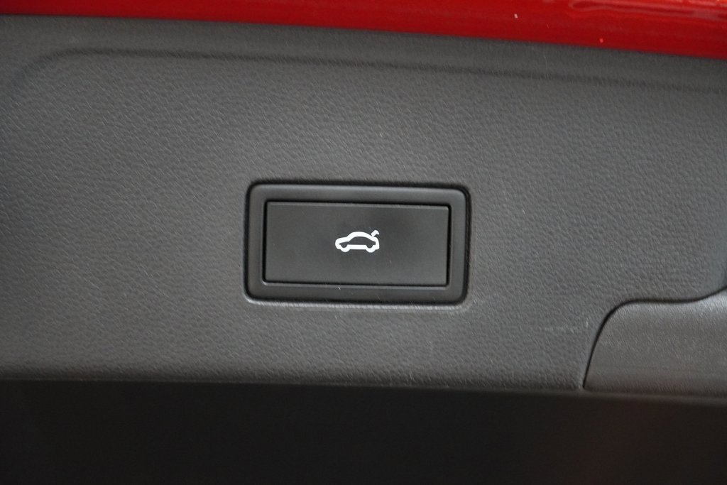 Used 2021 Volkswagen Atlas Cross Sport SE w/ Panoramic Sunroof Package image 11