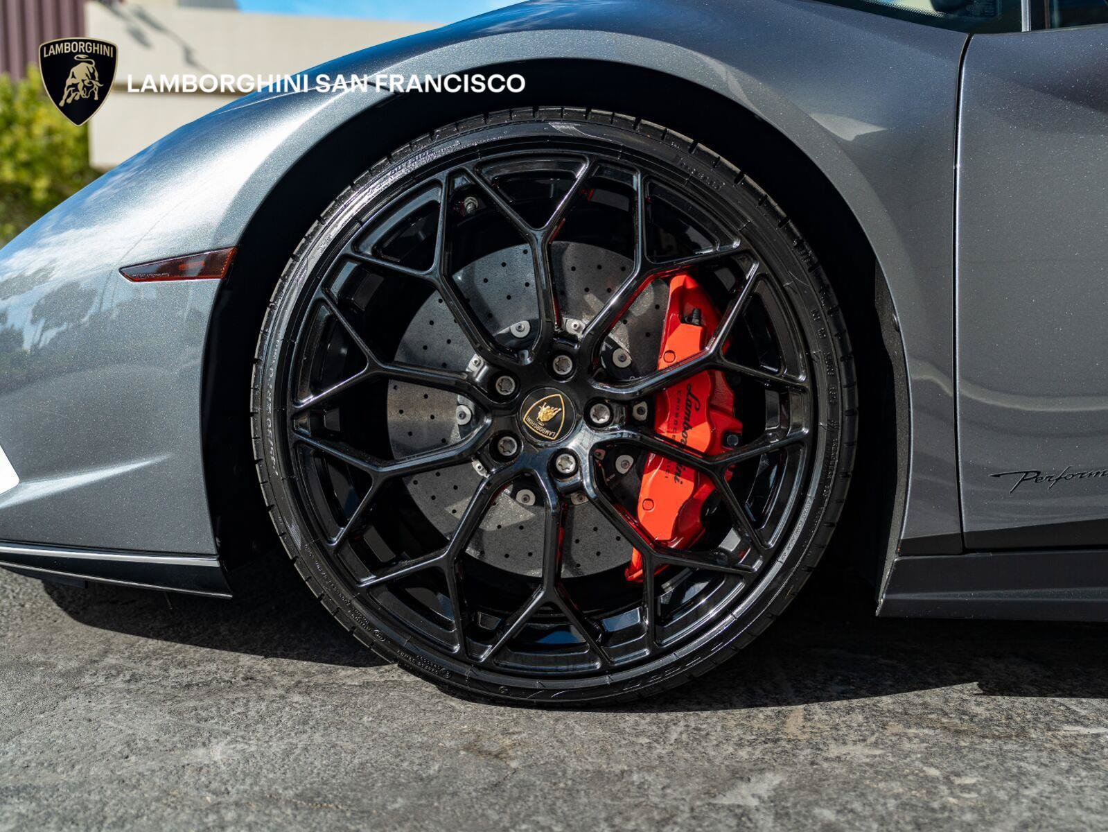 Used 2018 Lamborghini Huracan Performante AWD/4WD image 16