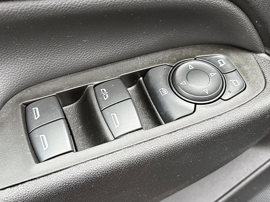 Used 2024 Chevrolet Equinox LT FWD image 17