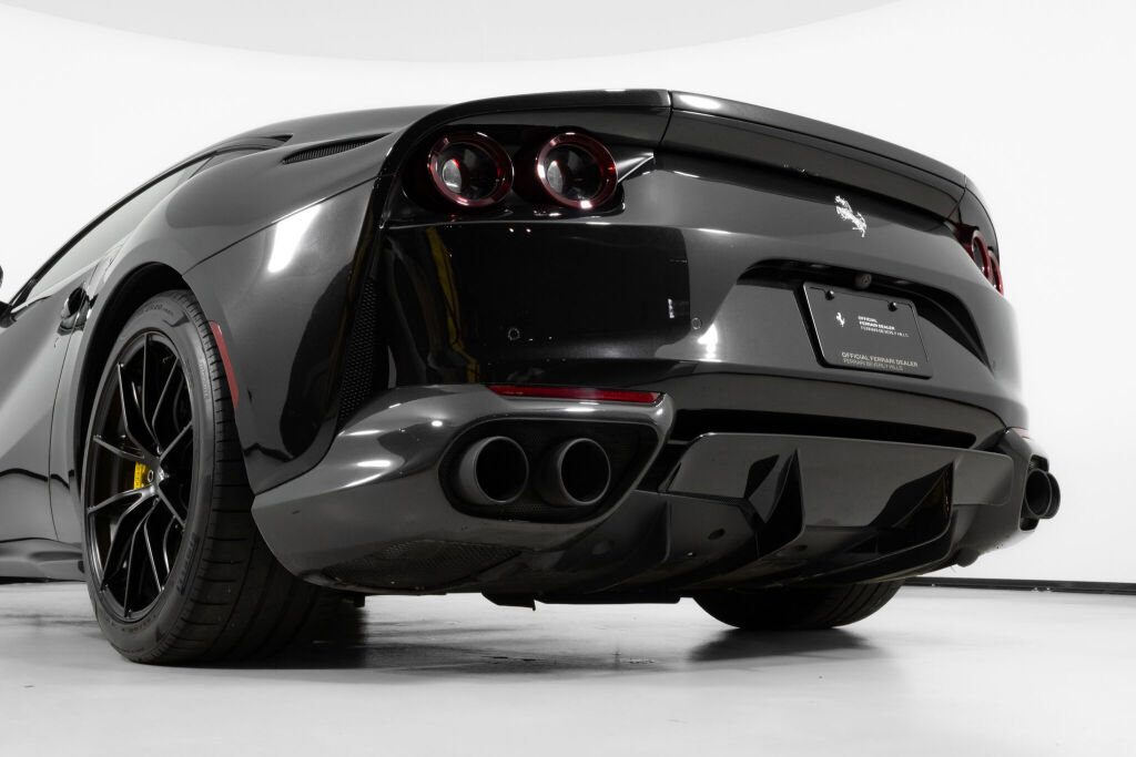 Used 2020 Ferrari 812 Superfast image 18