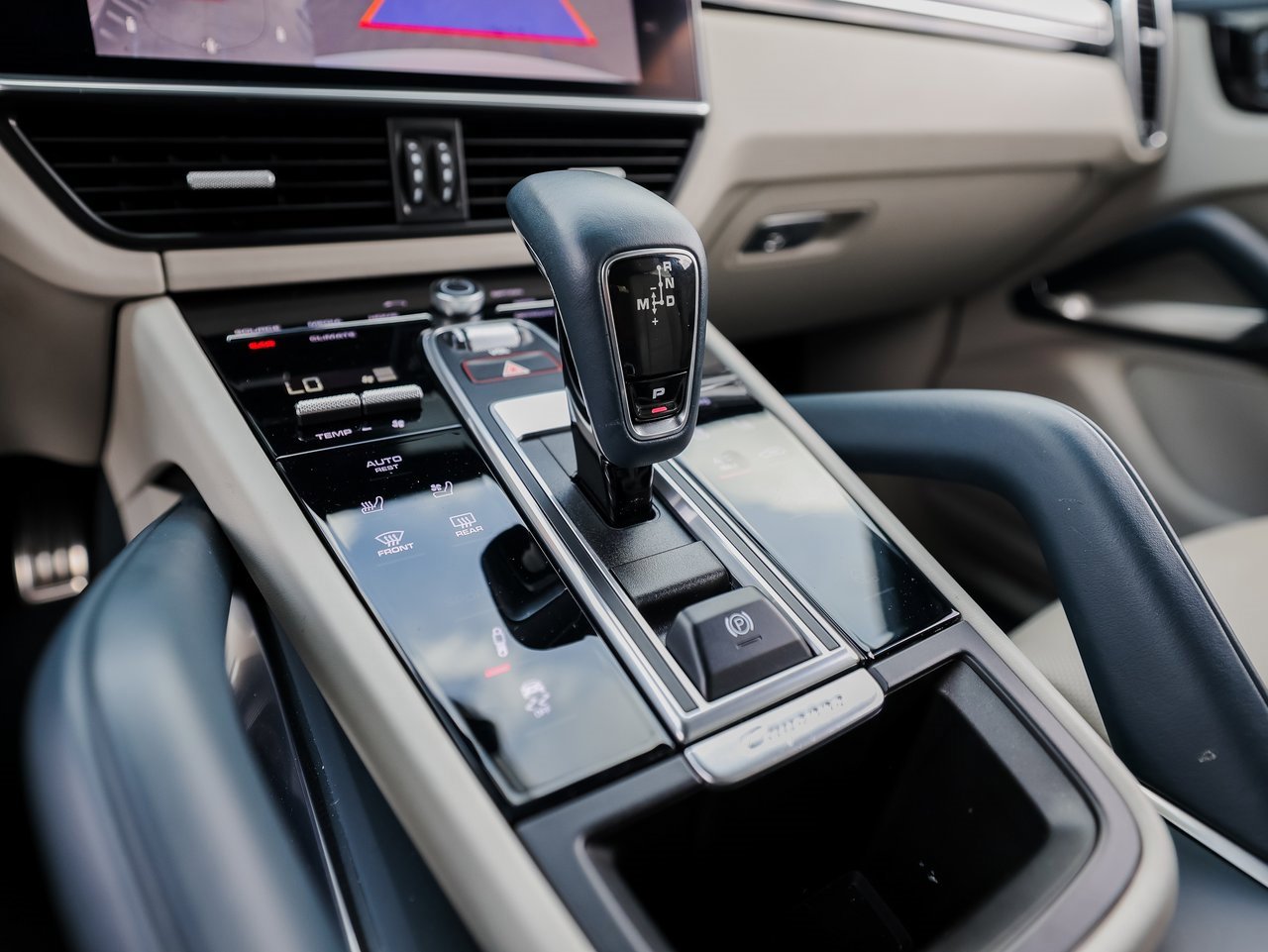 Certified 2022 Porsche Cayenne Turbo image 20