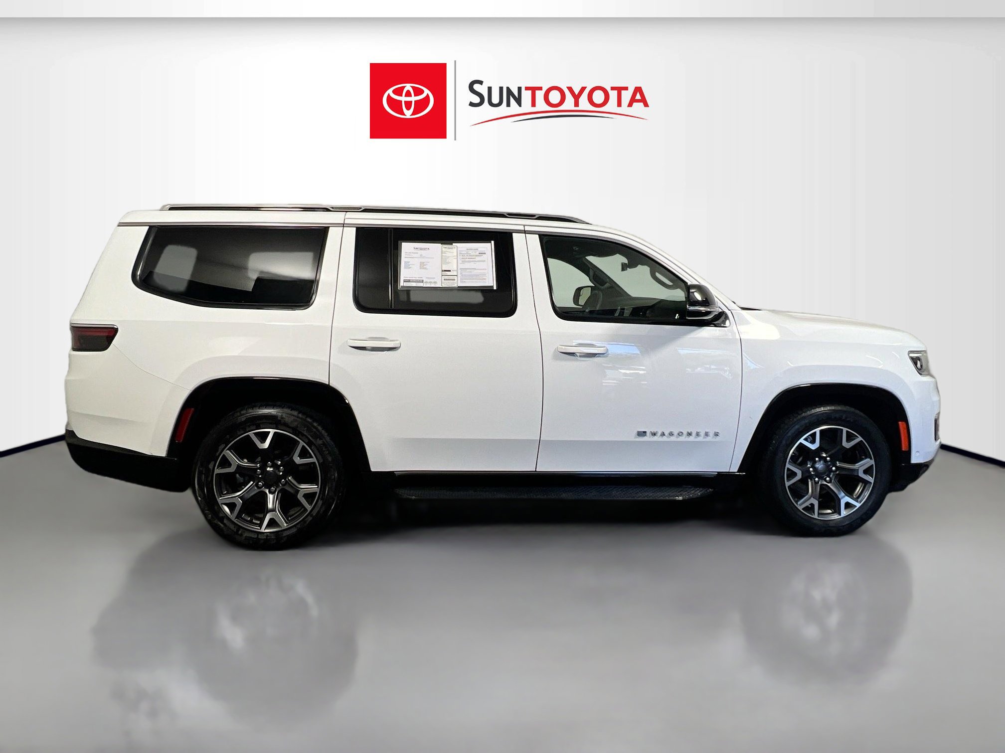 Used 2024 Jeep Wagoneer Series III AWD/4WD image 2