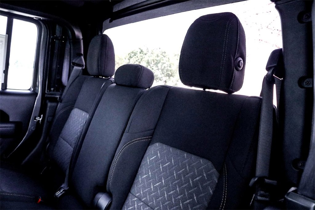 New 2025 Jeep Gladiator Mojave w/ Safety Group image 19