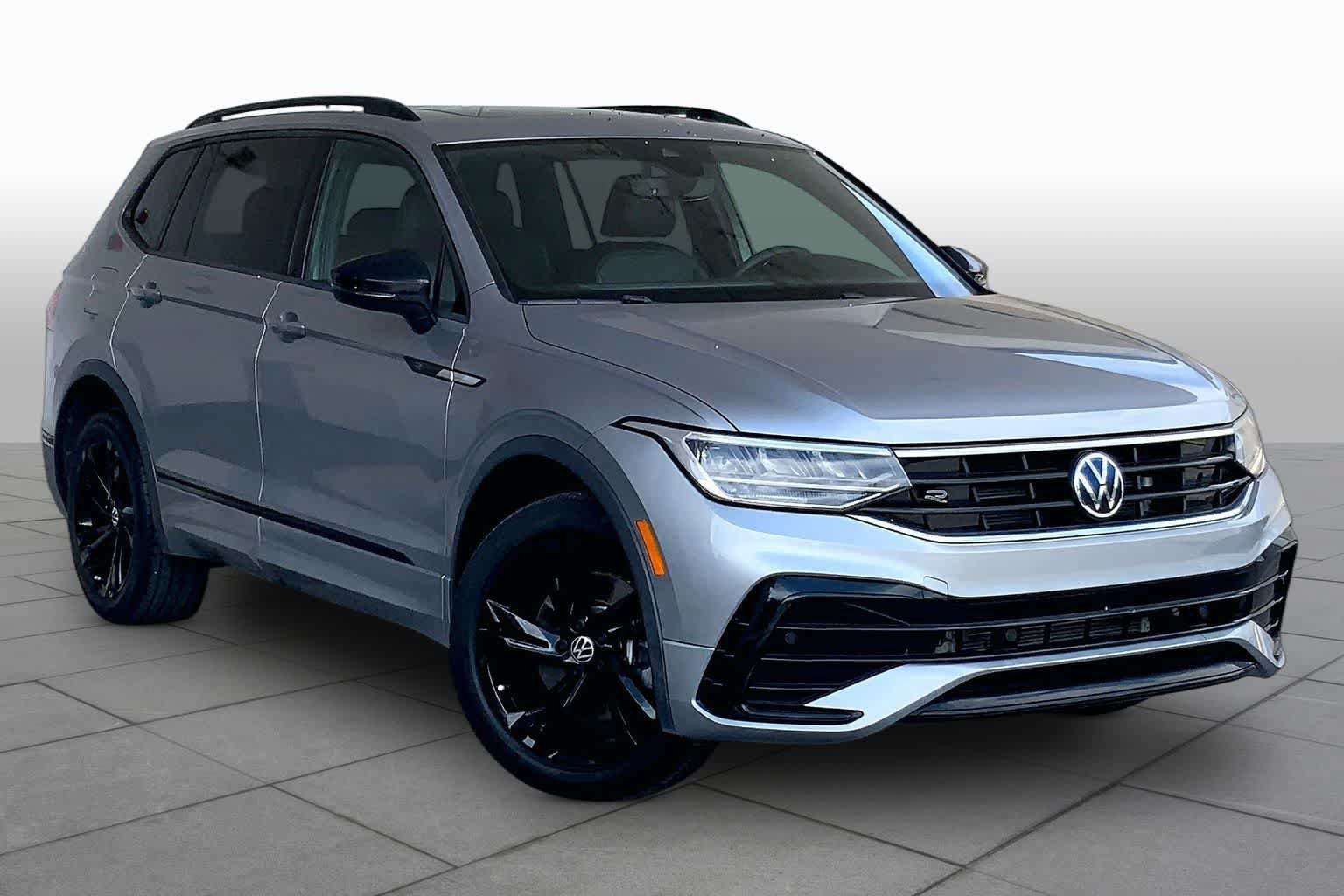 Used 2023 Volkswagen Tiguan SE R-Line FWD image 3