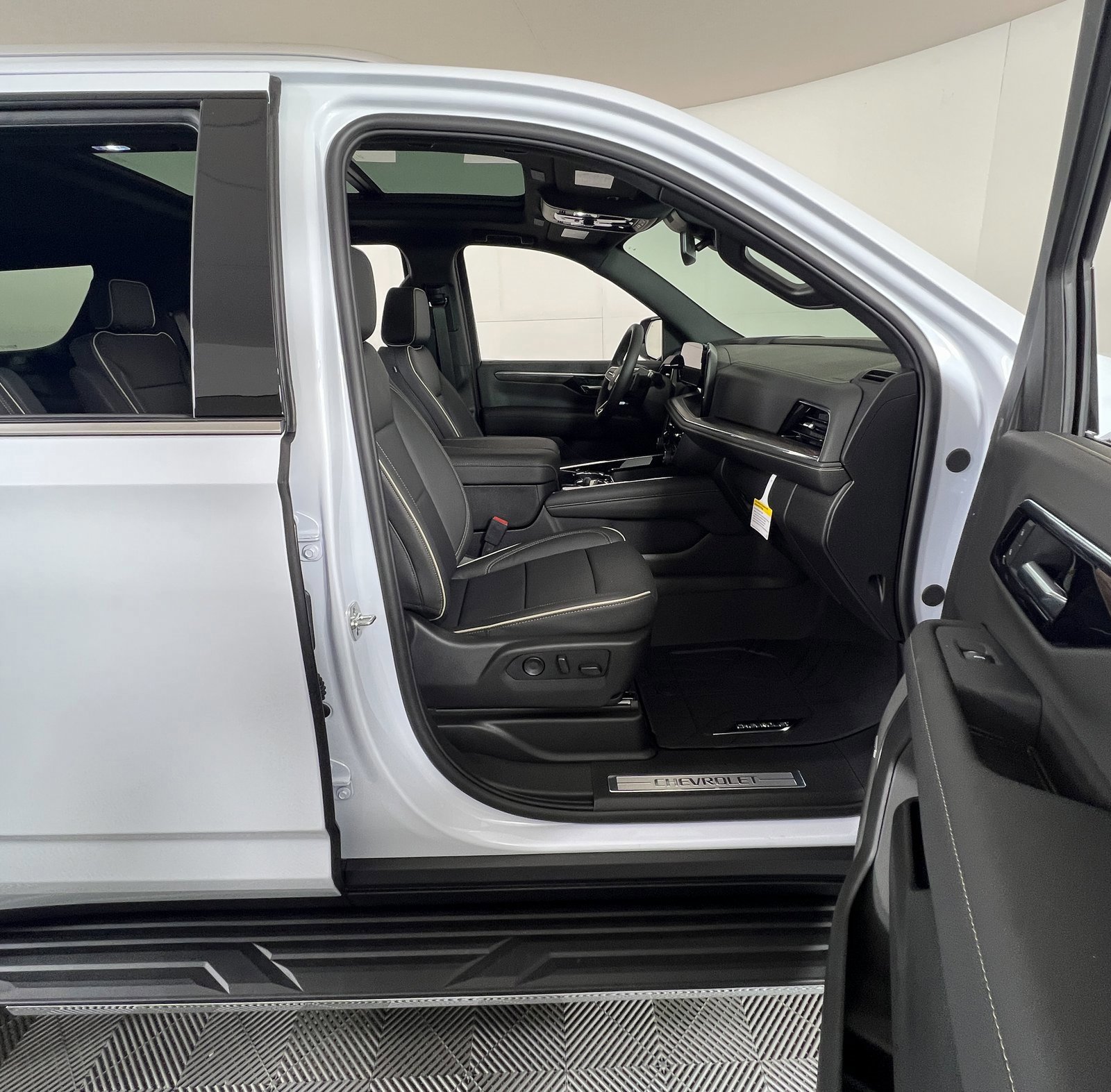 New 2026 Chevrolet Tahoe Premier w/ Sun And Tow Package image 5