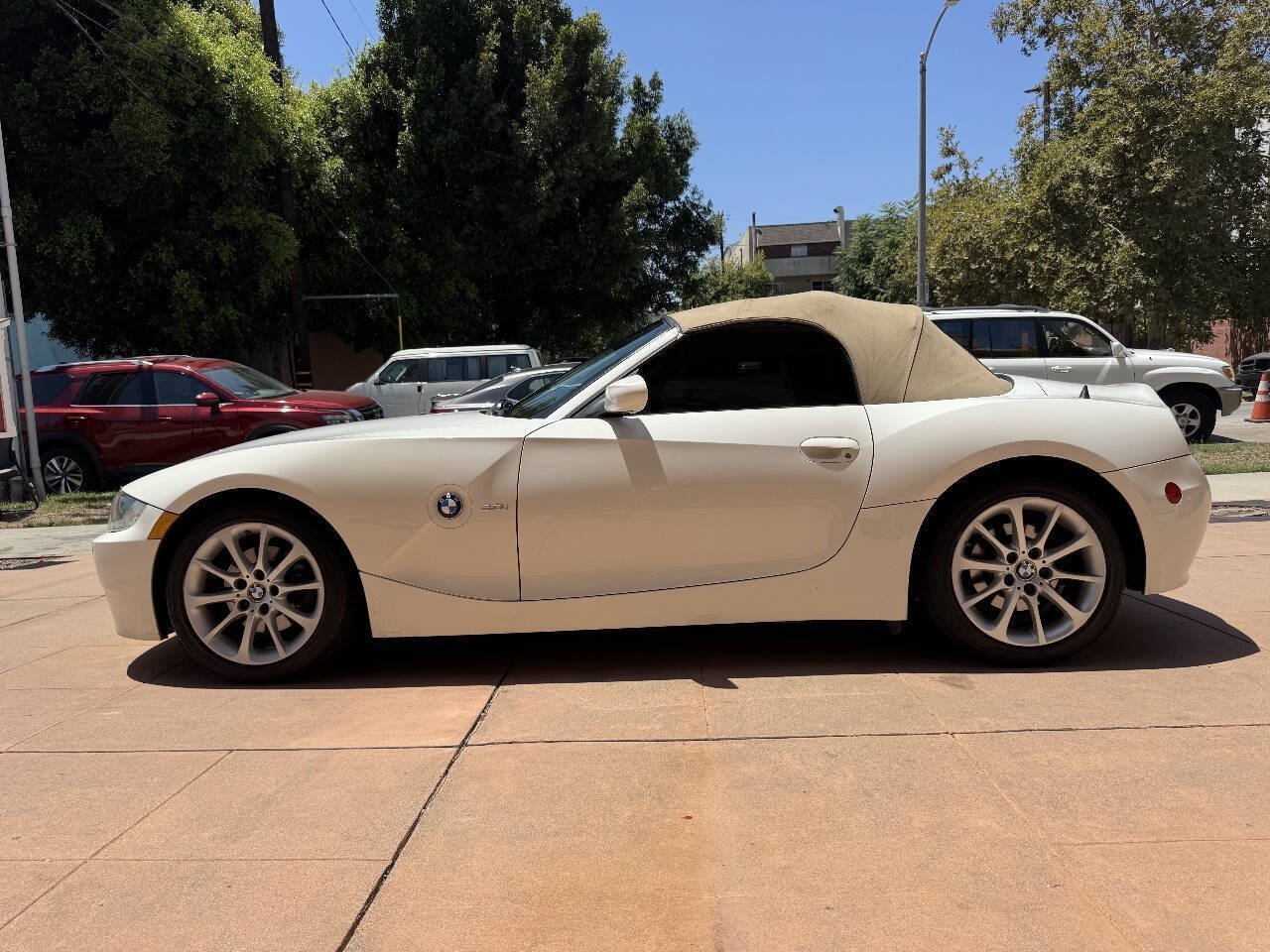 Used 2006 BMW Z4 3.0i RWD image 26