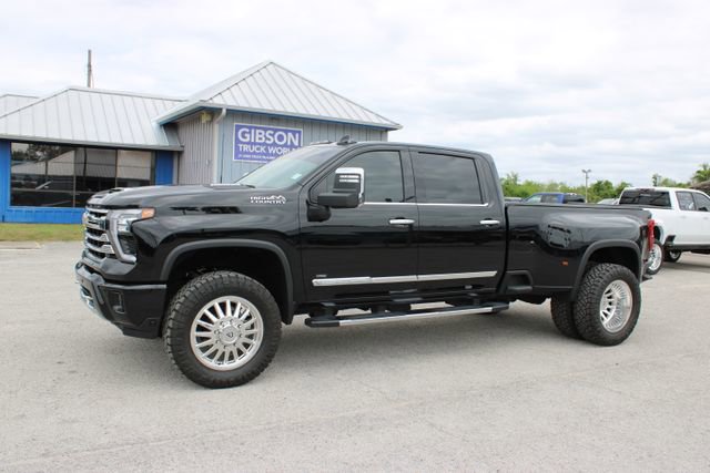 Used 2025 Chevrolet Silverado 3500 High Country w/ Technology Package image 5